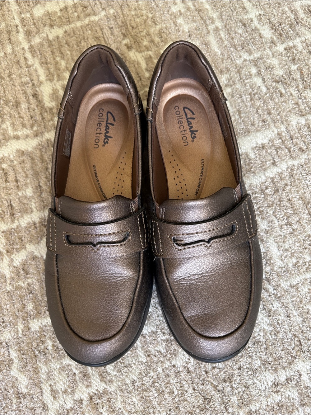 NEW LISTING Clarks Women’s Metallic Brown Leather Slip-On Loafers
